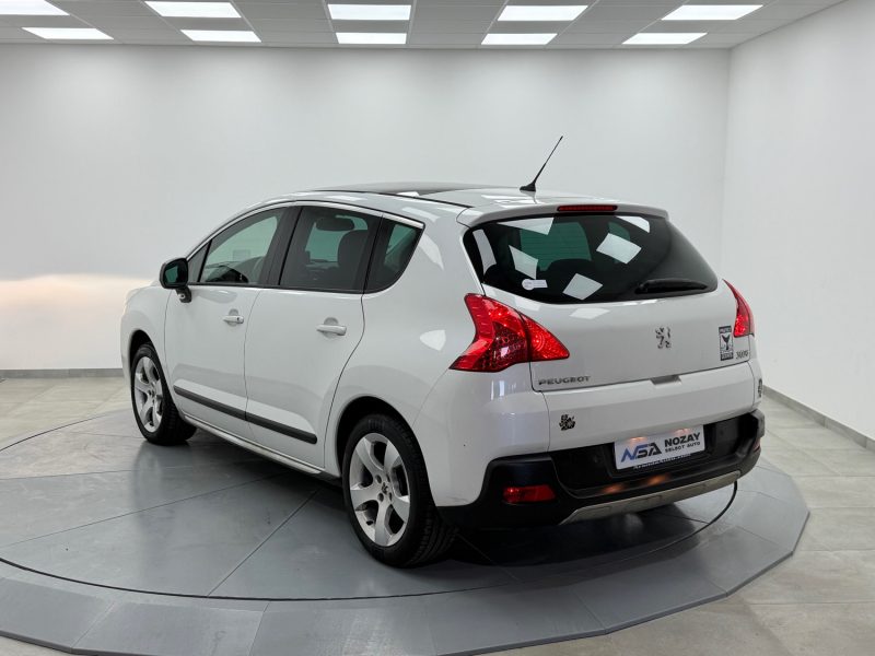 PEUGEOT 3008 2.0 HDI 16V 150 CV ALLURE 2012 / TOIT PANORAMIQUE / AFFICHAGE TETE HAUTE / GPS / JANTES