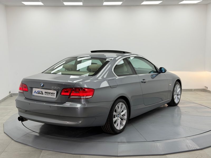 BMW SERIE 3 E92 330 I 272 CV / 6 CYLINDRES / TOIT OUVRANT / INTERIEUR CUIRE 