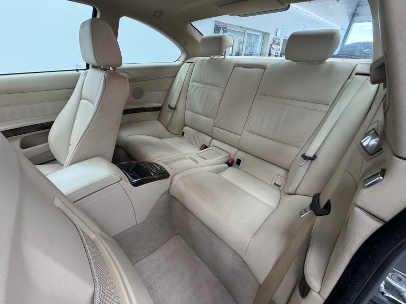 BMW SERIE 3 E92 330 I 272 CV / 6 CYLINDRES / TOIT OUVRANT / INTERIEUR CUIRE 