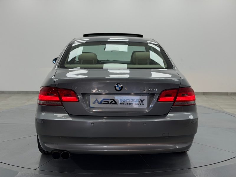 BMW SERIE 3 E92 330 I 272 CV / 6 CYLINDRES / TOIT OUVRANT / INTERIEUR CUIRE 