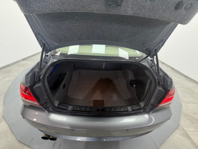 BMW SERIE 3 E92 330 I 272 CV / 6 CYLINDRES / TOIT OUVRANT / INTERIEUR CUIRE 