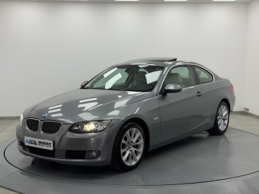 BMW SERIE 3 E92 330 I 272 CV / 6 CYLINDRES / TOIT OUVRANT / INTERIEUR CUIRE 