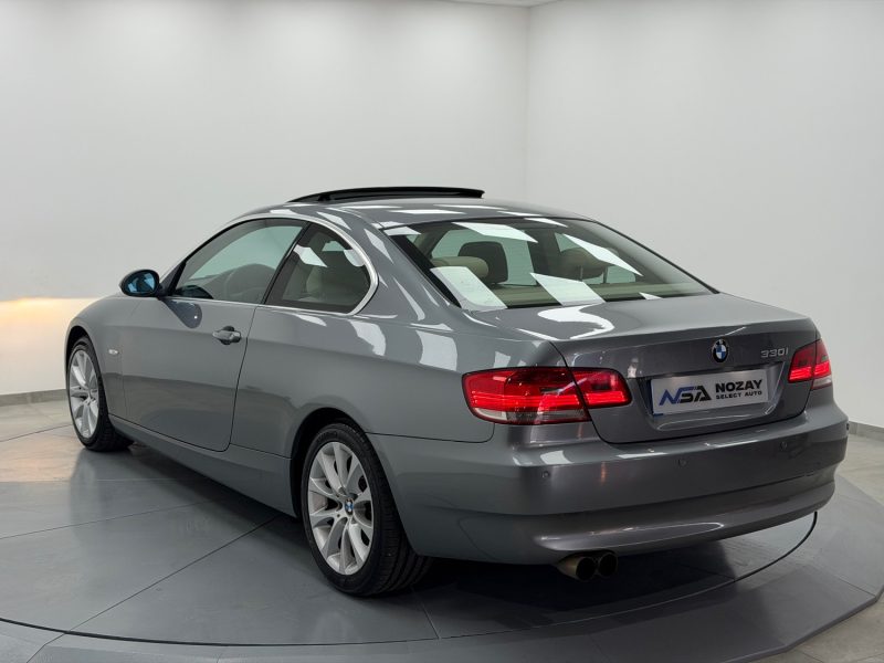 BMW SERIE 3 E92 330 I 272 CV / 6 CYLINDRES / TOIT OUVRANT / INTERIEUR CUIRE 