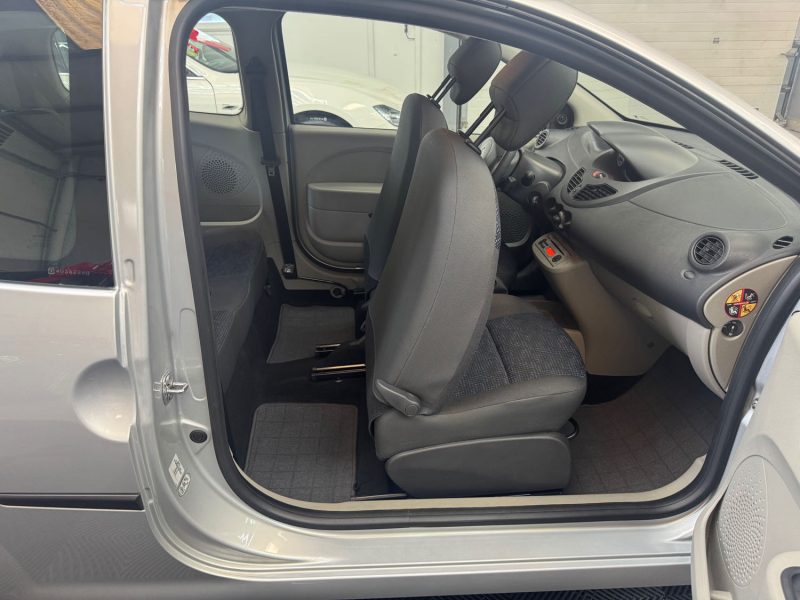 RENAULT TWINGO II SEULEMENT 38000KMS 1.2 60ch EXPRESSION GARANTIE 12 MOIS 1ERE MAIN SUPER ETAT