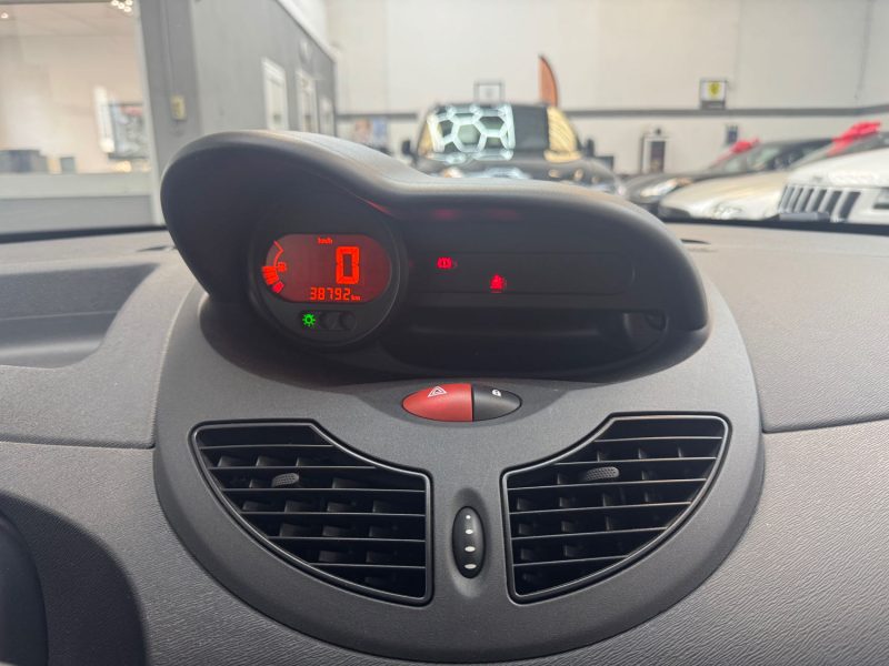 RENAULT TWINGO II SEULEMENT 38000KMS 1.2 60ch EXPRESSION GARANTIE 12 MOIS 1ERE MAIN SUPER ETAT