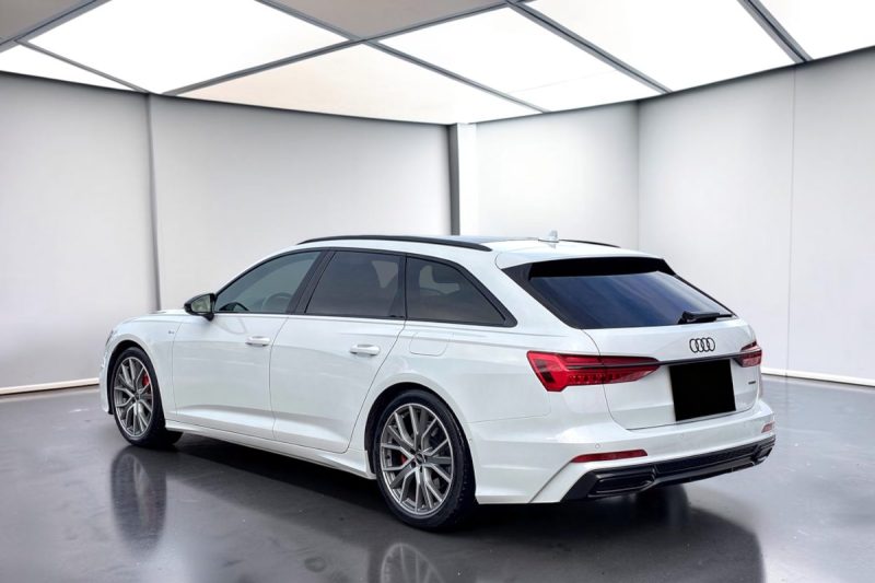 AUDI A6 AVANT 55 TFSIE COMPETITION 