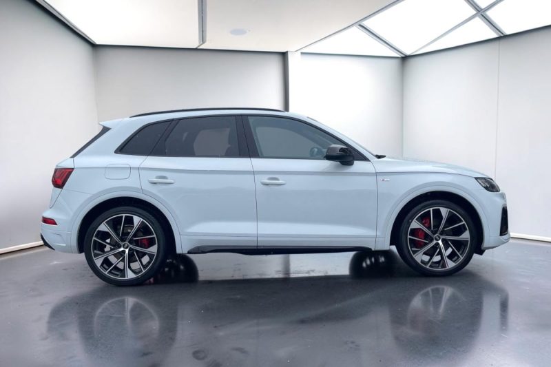 AUDI Q5 55 TFSIE HYBRIDE COMPETITION 367CH 