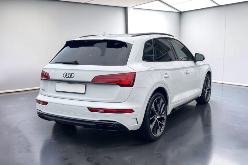AUDI Q5 55 TFSIE HYBRIDE COMPETITION 367CH 