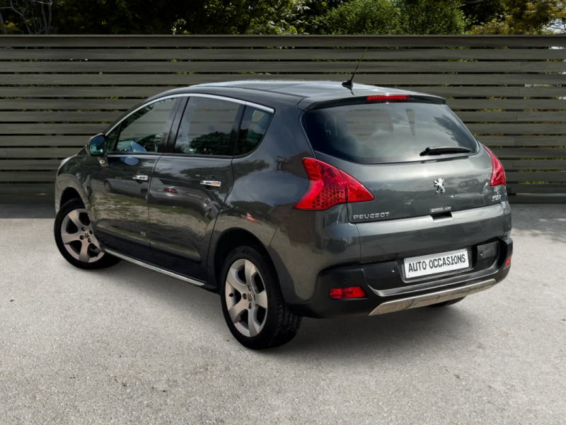 PEUGEOT 3008 1.6 HDI 115Ch PACK ALLURE FULL OPTIONS GPS/CLIM/TOIT 1er MAIN 119000KM