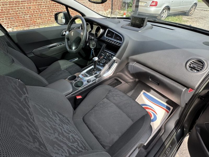 PEUGEOT 3008 1.6 HDI 115Ch PACK ALLURE FULL OPTIONS GPS/CLIM/TOIT 1er MAIN 119000KM