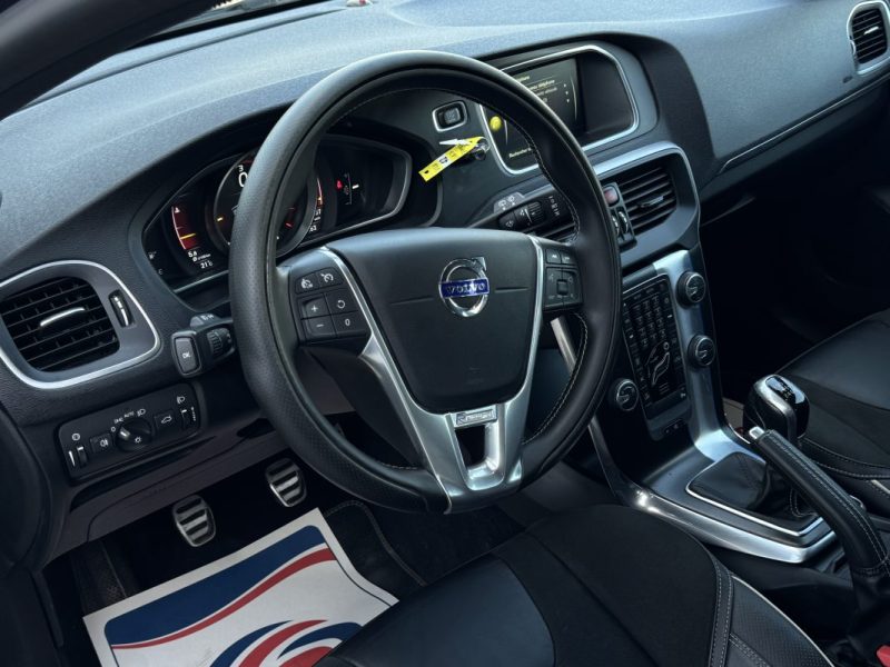 VOLVO V40 2.0 D 120Ch PACK R DESIGN FULL OPTIONS GPS/CLIM/CUIR/LED 