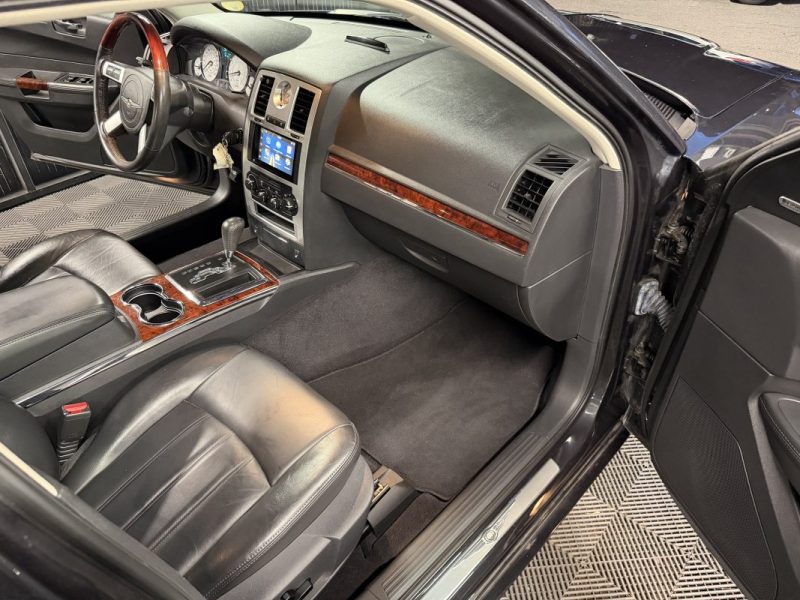 CHRYSLER 300C 2.7 i V6 177 Cv ORIGINE FRANCE / 81 900 Kms REELS - GARANTIE 12 MOIS NATIONALE