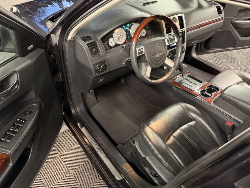 CHRYSLER 300C 2.7 i V6 177 Cv ORIGINE FRANCE / 81 900 Kms REELS - GARANTIE 12 MOIS NATIONALE