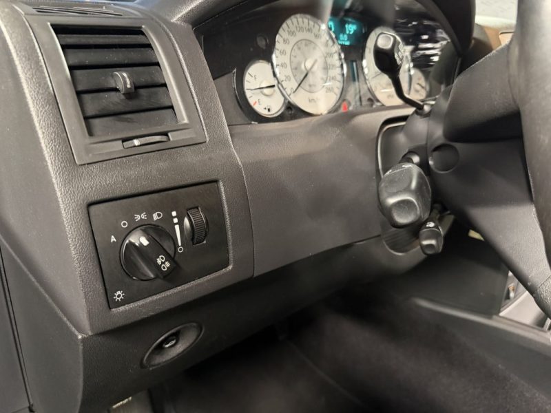 CHRYSLER 300C 2.7 i V6 177 Cv ORIGINE FRANCE / 81 900 Kms REELS - GARANTIE 12 MOIS NATIONALE