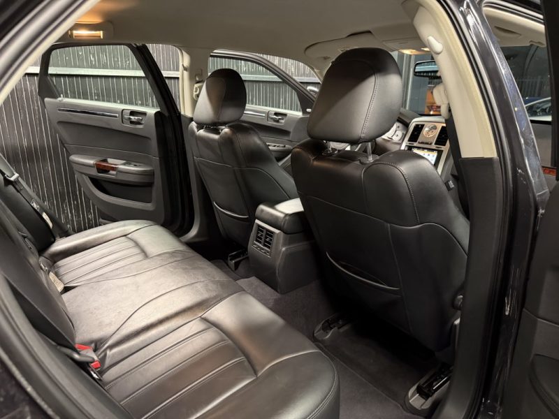 CHRYSLER 300C 2.7 i V6 177 Cv ORIGINE FRANCE / 81 900 Kms REELS - GARANTIE 12 MOIS NATIONALE