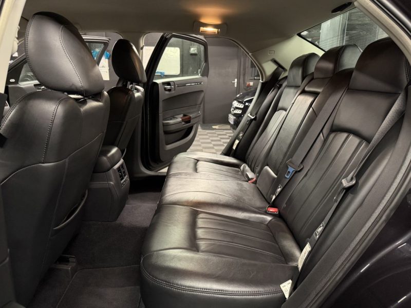 CHRYSLER 300C 2.7 i V6 177 Cv ORIGINE FRANCE / 81 900 Kms REELS - GARANTIE 12 MOIS NATIONALE