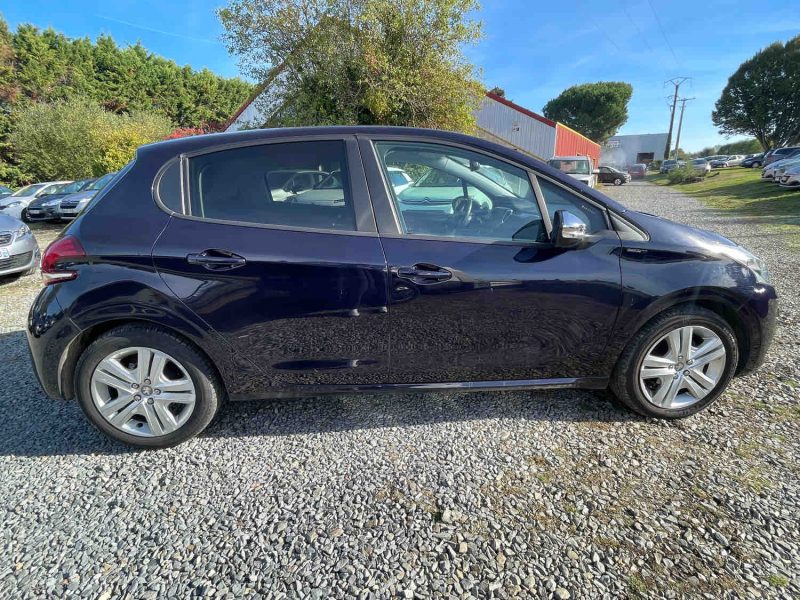 PEUGEOT 208 1.2 82CH SIGNATURE 2019