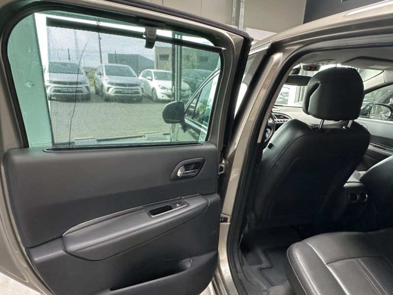 PEUGEOT 3008 HYBRID4 2.0 HDI 163CV BMP6 + ELECTRIC 37CV