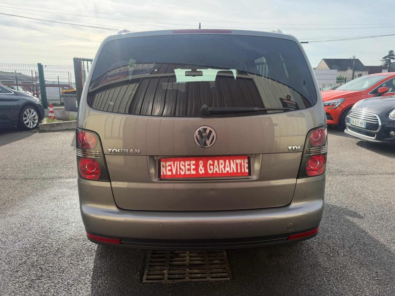 VOLKSWAGEN TOURAN 1ER MAIN PHASE 2 1.9 TDI - 8V TURBO 105CV 2009