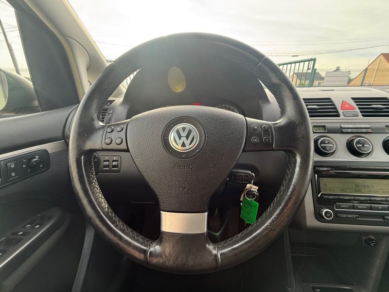 VOLKSWAGEN TOURAN 1ER MAIN PHASE 2 1.9 TDI - 8V TURBO 105CV 2009