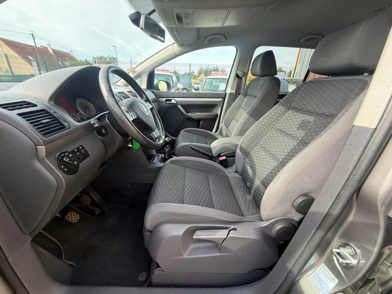VOLKSWAGEN TOURAN 1ER MAIN PHASE 2 1.9 TDI - 8V TURBO 105CV 2009