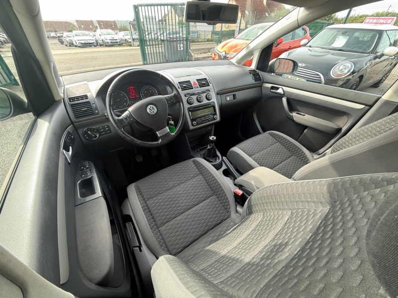 VOLKSWAGEN TOURAN 1ER MAIN PHASE 2 1.9 TDI - 8V TURBO 105CV 2009