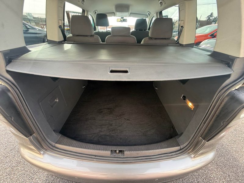 VOLKSWAGEN TOURAN 1ER MAIN PHASE 2 1.9 TDI - 8V TURBO 105CV 2009