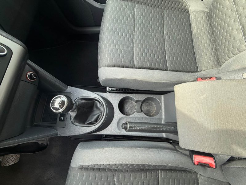 VOLKSWAGEN TOURAN 1ER MAIN PHASE 2 1.9 TDI - 8V TURBO 105CV 2009