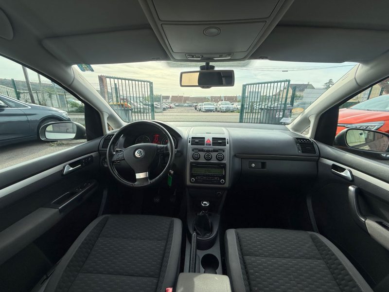 VOLKSWAGEN TOURAN 1ER MAIN PHASE 2 1.9 TDI - 8V TURBO 105CV 2009