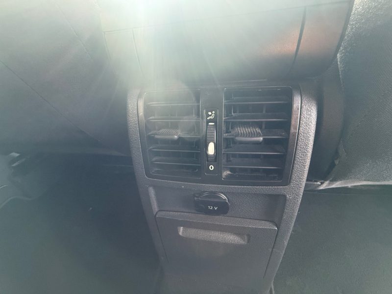 VOLKSWAGEN TOURAN 1ER MAIN PHASE 2 1.9 TDI - 8V TURBO 105CV 2009