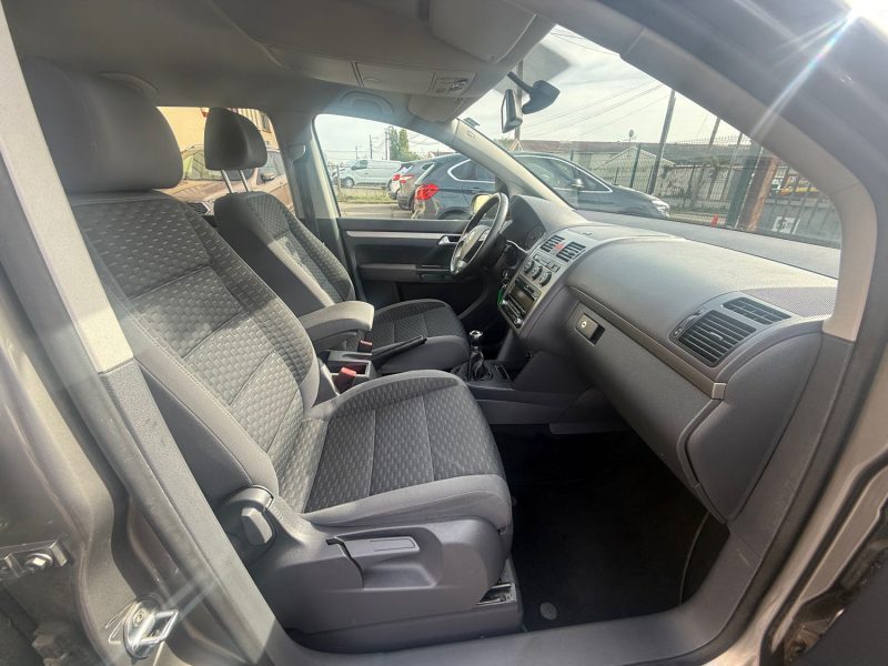 VOLKSWAGEN TOURAN 1ER MAIN PHASE 2 1.9 TDI - 8V TURBO 105CV 2009
