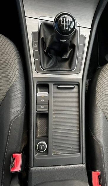 VOLKSWAGEN GOLF 1.6 TDI 105 CH CONFORTLINE 2014