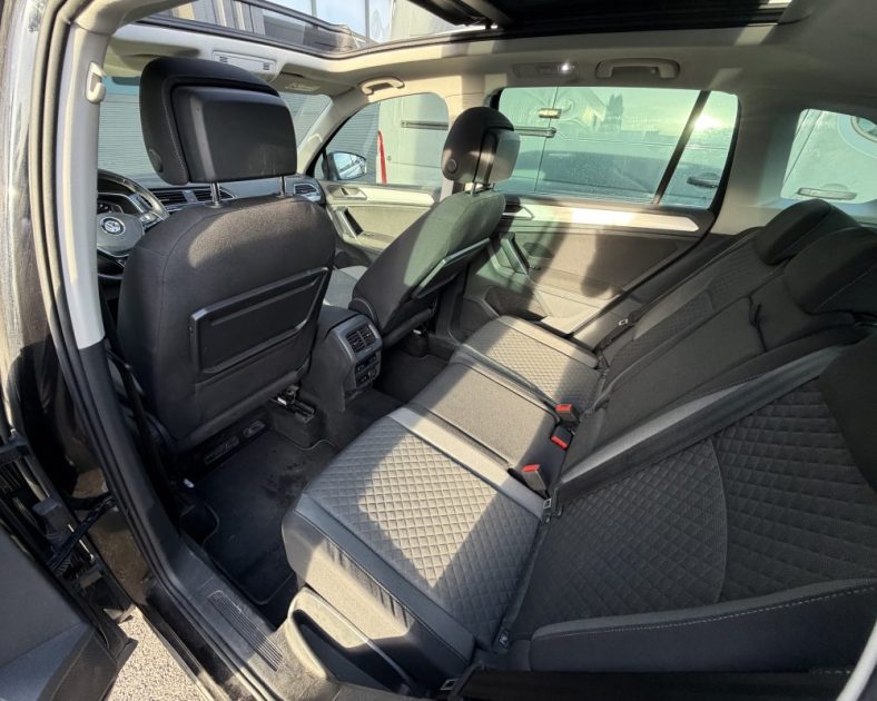 VOLKSWAGEN Tiguan 2.0 TDI -  CONFORT LINE - Toit ouvrant - Attelage - ENTRETIEN COMPLET 