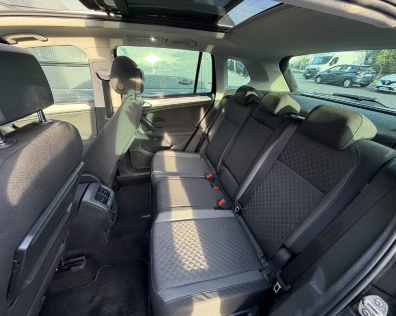 VOLKSWAGEN Tiguan 2.0 TDI -  CONFORT LINE - Toit ouvrant - Attelage - ENTRETIEN COMPLET 