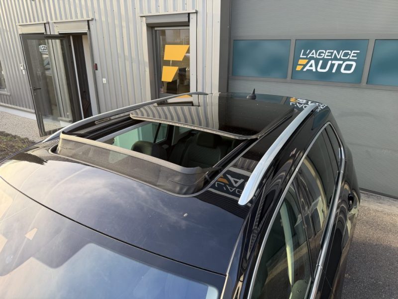 VOLKSWAGEN Tiguan 2.0 TDI -  CONFORT LINE - Toit ouvrant - Attelage - ENTRETIEN COMPLET 