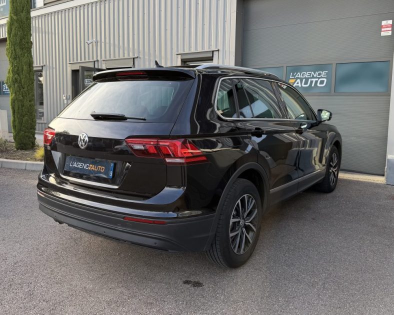 VOLKSWAGEN Tiguan 2.0 TDI -  CONFORT LINE - Toit ouvrant - Attelage - ENTRETIEN COMPLET 