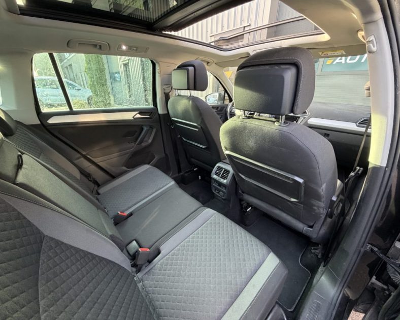 VOLKSWAGEN Tiguan 2.0 TDI -  CONFORT LINE - Toit ouvrant - Attelage - ENTRETIEN COMPLET 