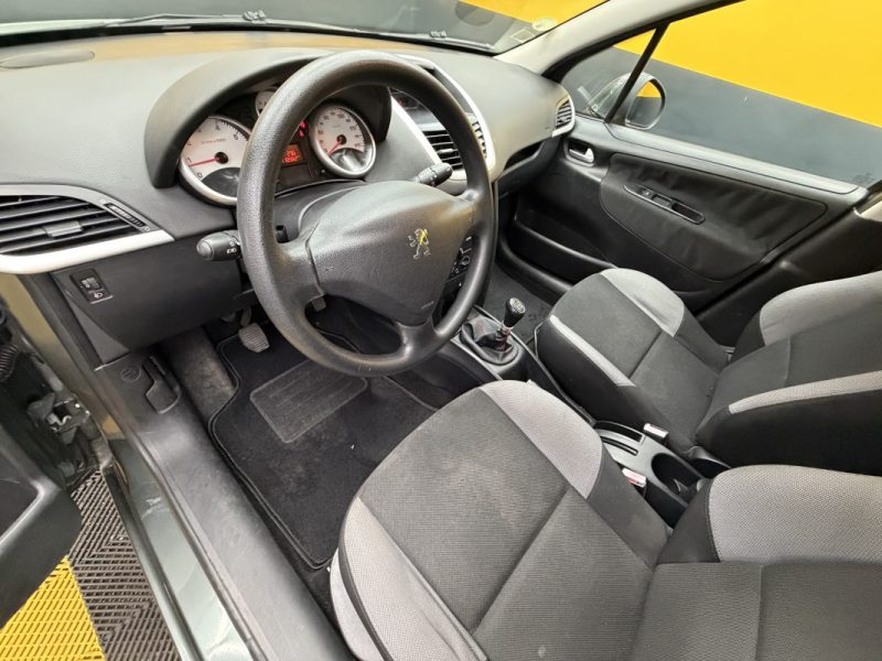 PEUGEOT 207 1.4 16V 95CH ACTIVE 