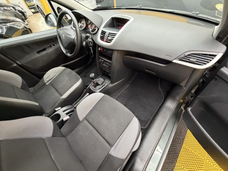 PEUGEOT 207 1.4 16V 95CH ACTIVE 