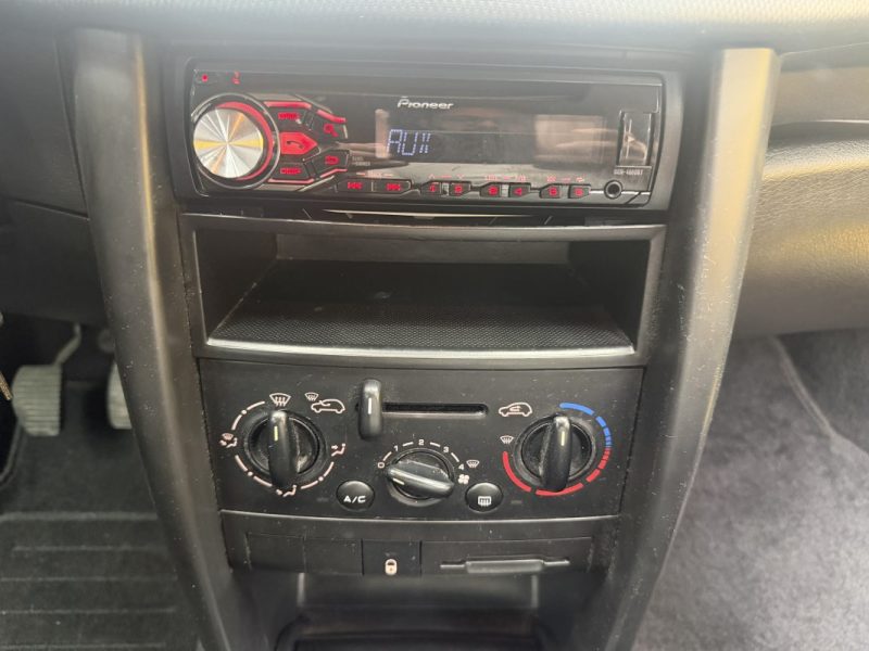 PEUGEOT 207 1.4 16V 95CH ACTIVE 