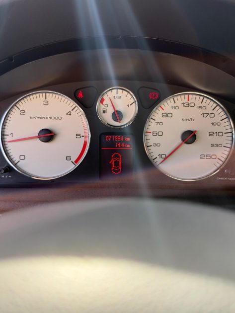 PEUGEOT 407 1.6 HDI 110 CH TRES BON ETAT-PREMIERE MAIN 71 000 KM 