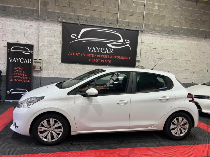 PEUGEOT 208  1.6 HDI 92ch , Entretien complet chez Peugeot , 2eme main