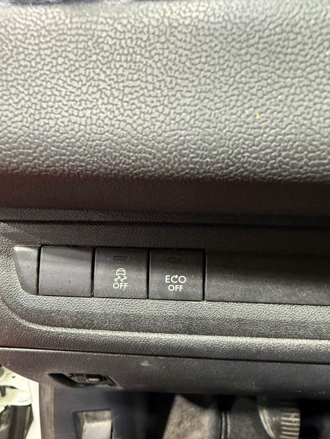 PEUGEOT 208  1.6 HDI 92ch , Entretien complet chez Peugeot , 2eme main