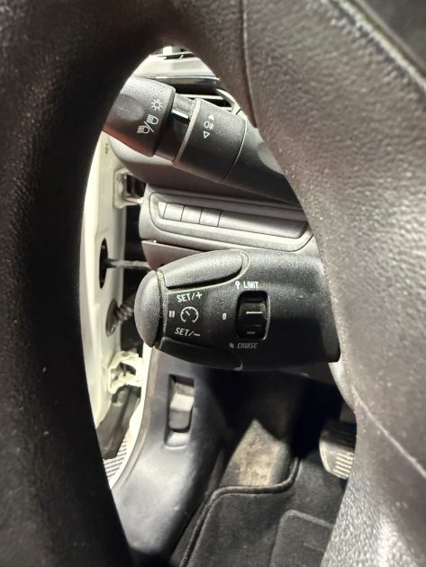 PEUGEOT 208  1.6 HDI 92ch , Entretien complet chez Peugeot , 2eme main
