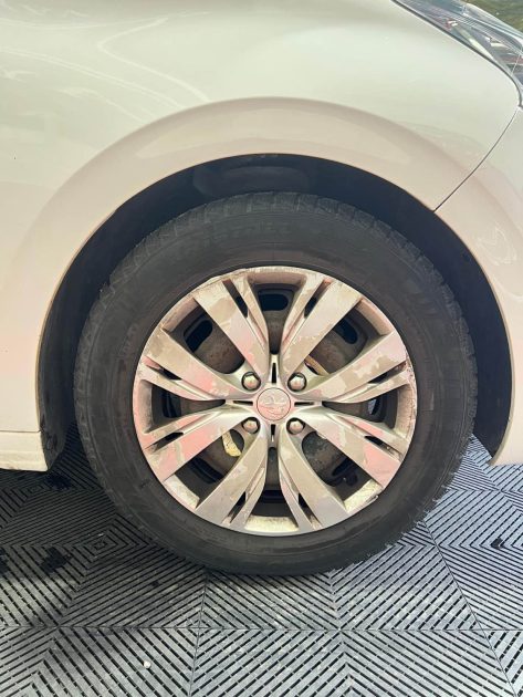 PEUGEOT 208  1.6 HDI 92ch , Entretien complet chez Peugeot , 2eme main