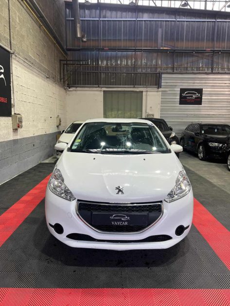 PEUGEOT 208  1.6 HDI 92ch , Entretien complet chez Peugeot , 2eme main