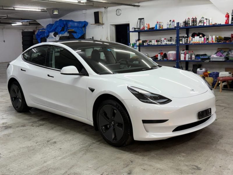 TESLA STANDARD RANGE PLUS RWD 325 CH  2022