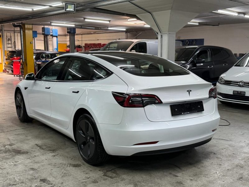 TESLA STANDARD RANGE PLUS RWD 325 CH  2022