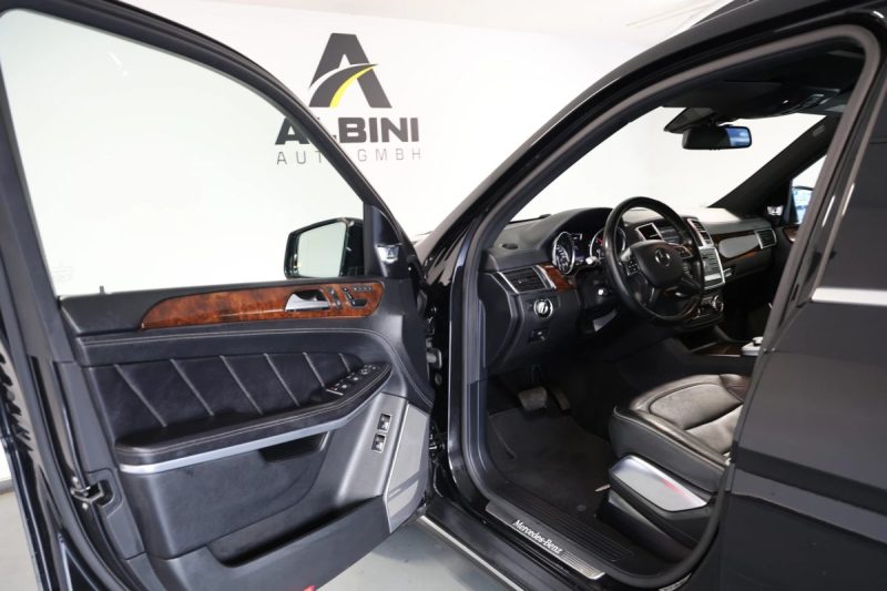 MERCEDES-BENZ GL 500 V8 7 places 435 ch
