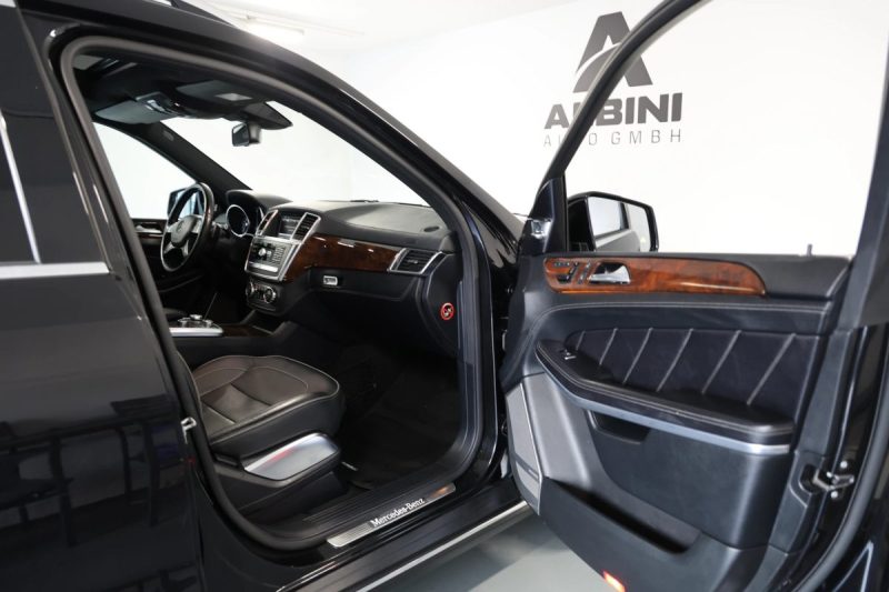 MERCEDES-BENZ GL 500 V8 7 places 435 ch